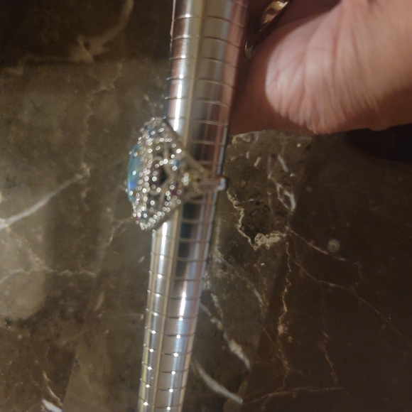 Elegant Silver Ring with Blue Gemstone - Picture 2 of 5